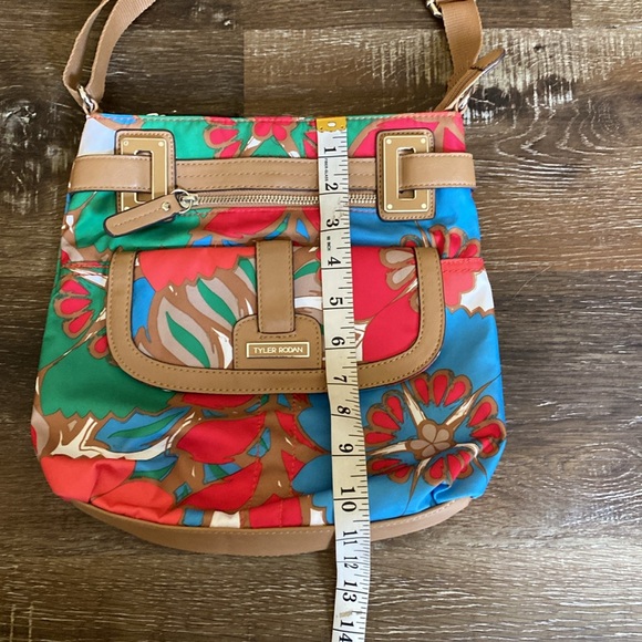 Tyler Rodan Bag - Picture 10 of 11